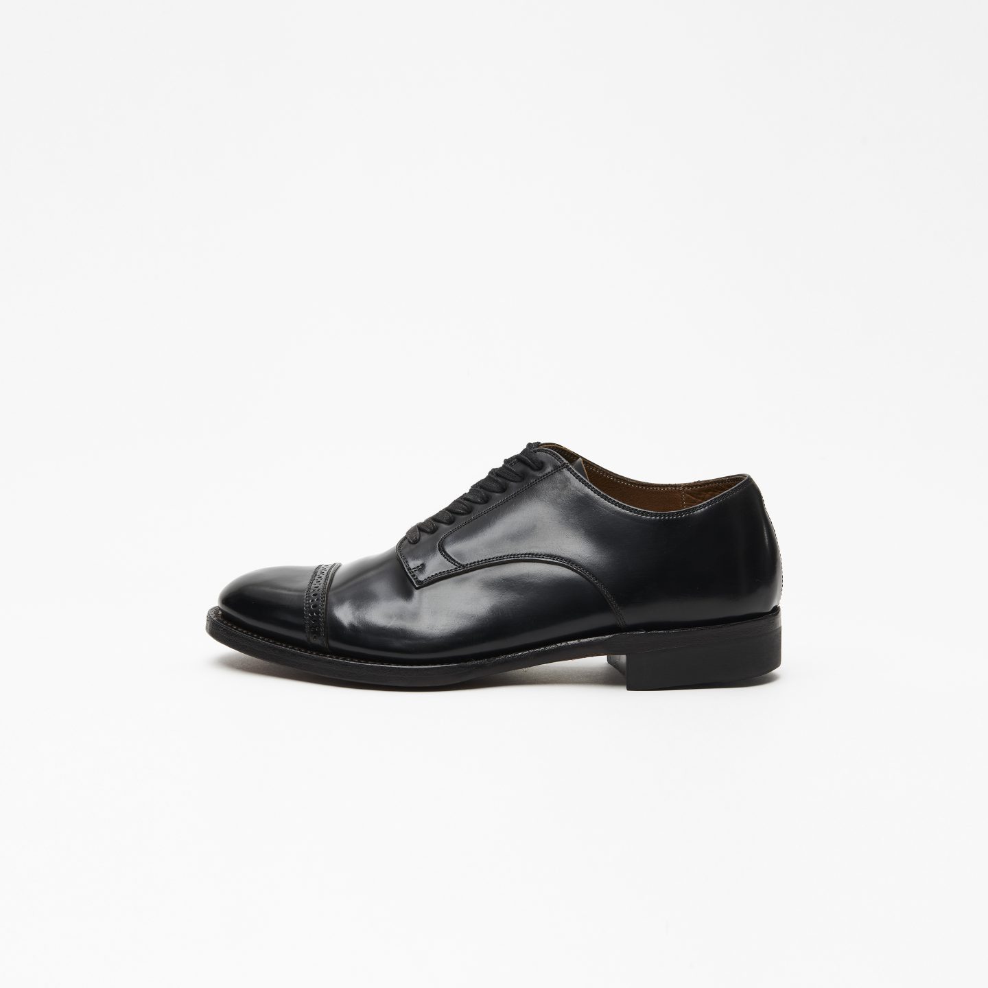 PUNCHED CAP BLUCHER