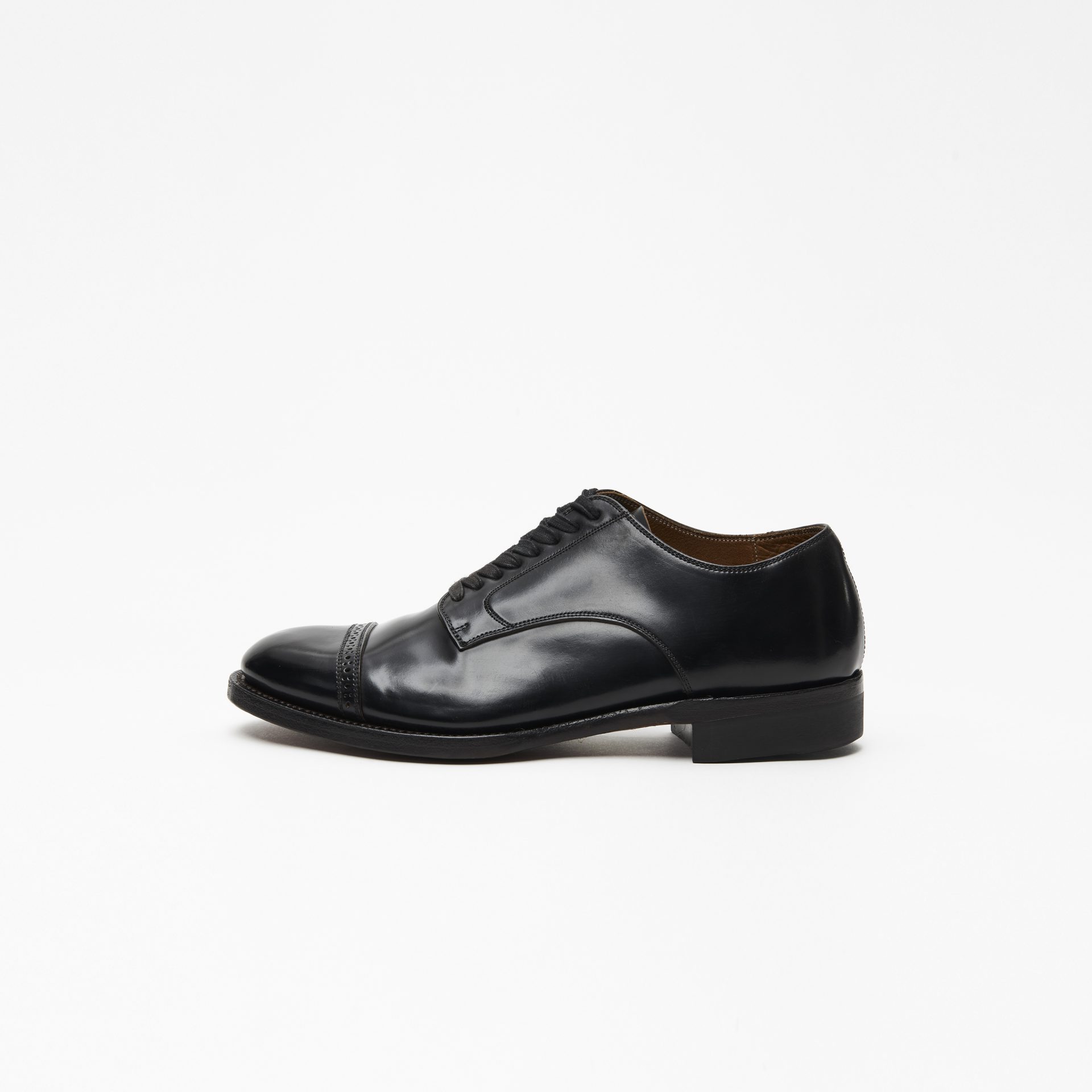PUNCHED CAP BLUCHER