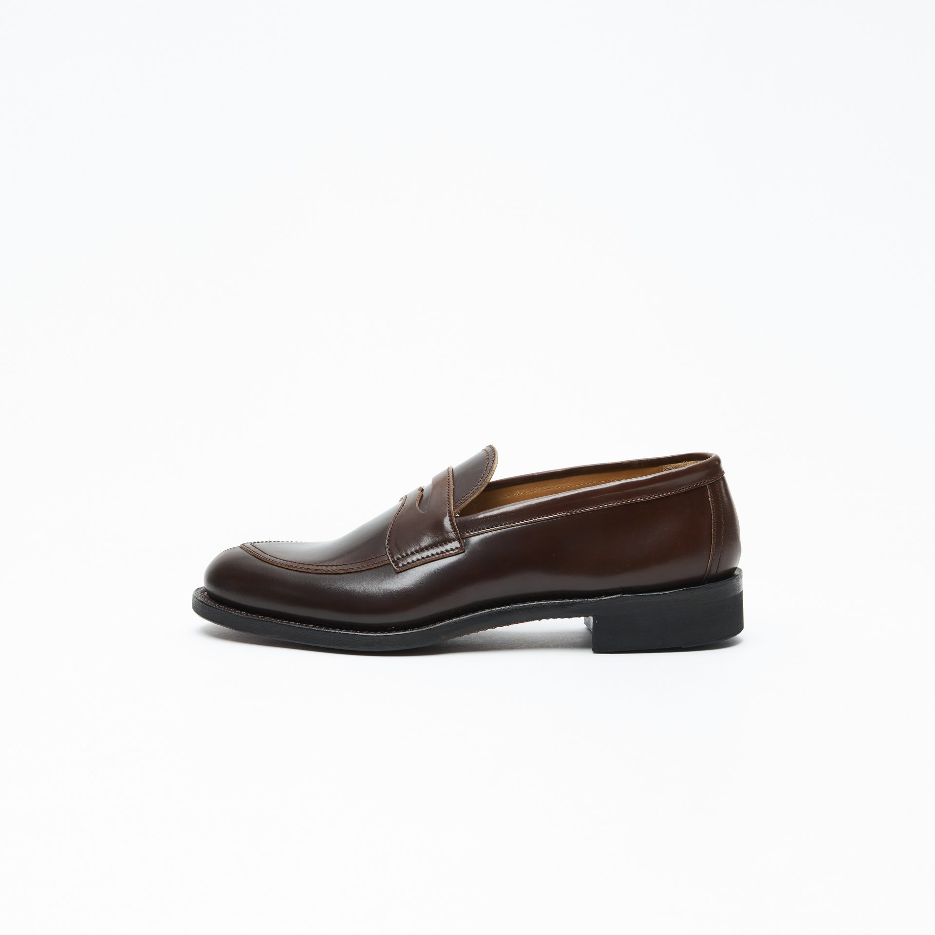 V TIP LOAFER